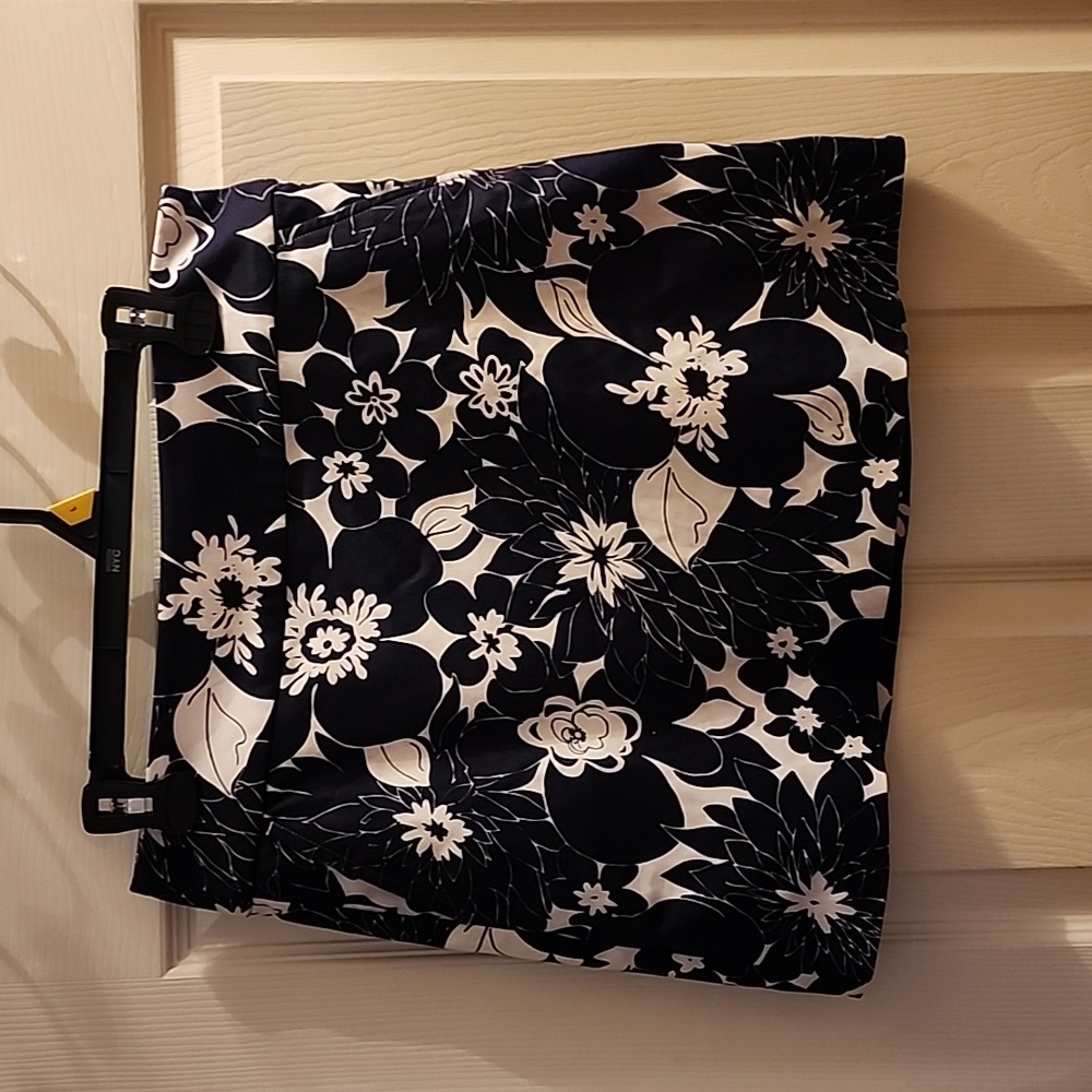 J Crew Skirt Navy and White Floral